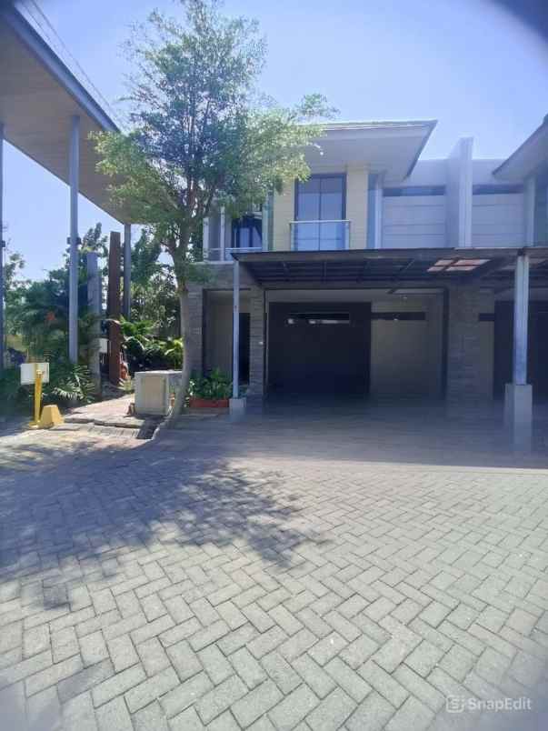 dijual rumah amarilis