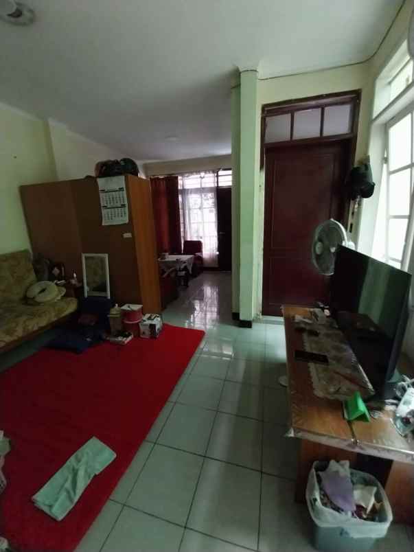 dijual rumah antapani