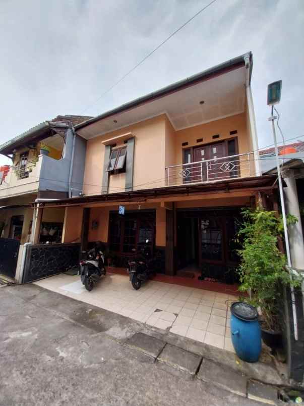 dijual rumah antapani