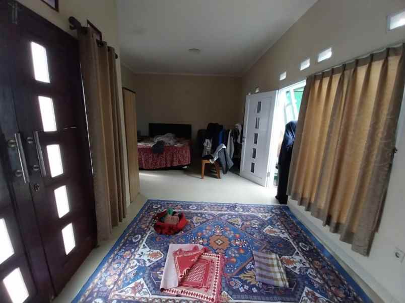 dijual rumah antapani