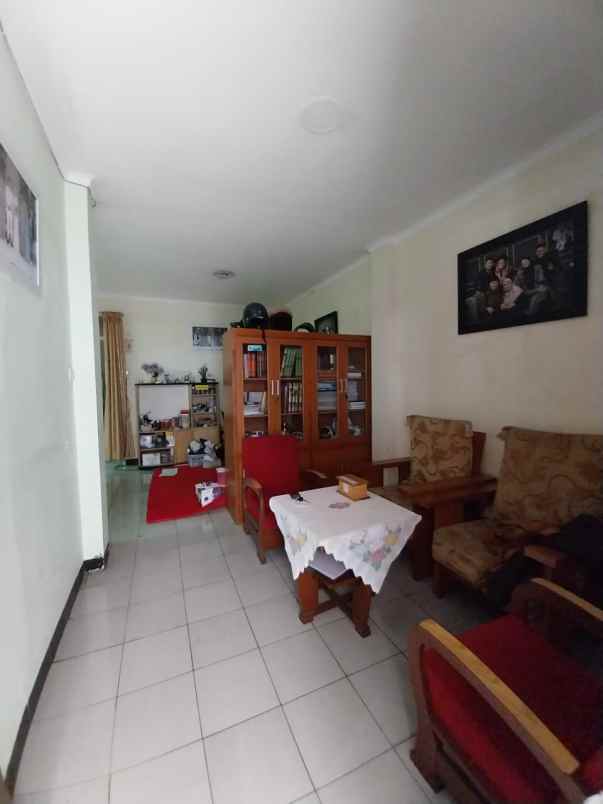 dijual rumah antapani