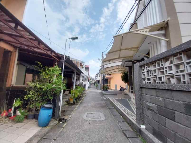 dijual rumah antapani