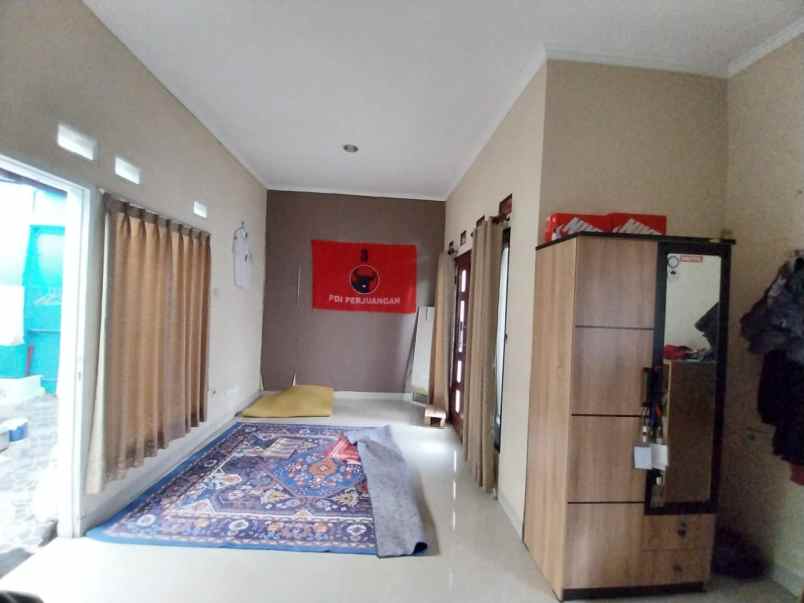 dijual rumah antapani