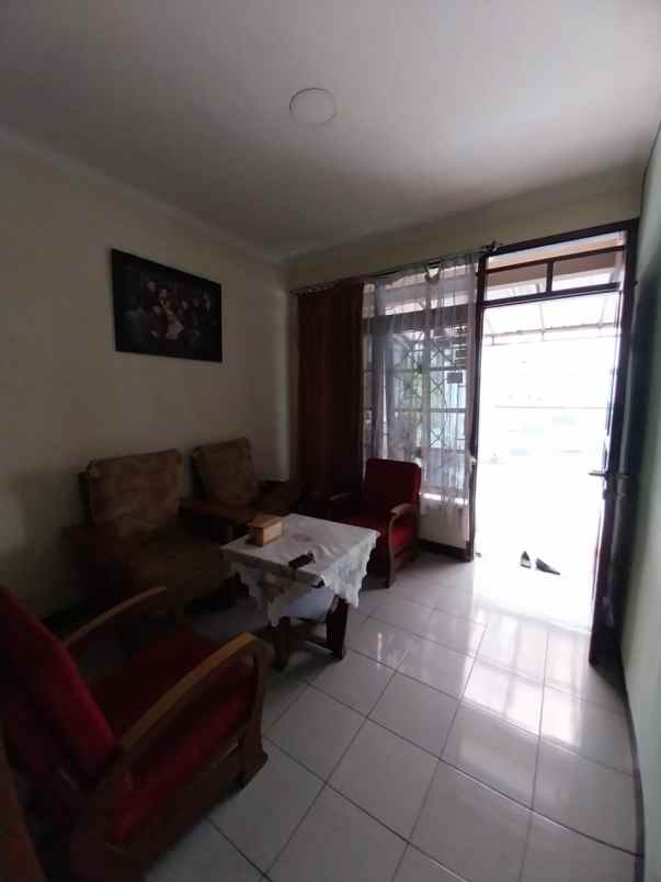 dijual rumah antapani