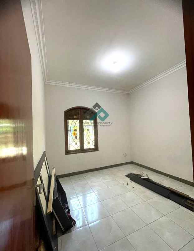 dijual rumah antapani