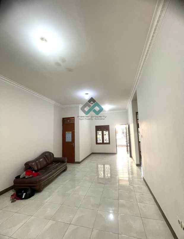 dijual rumah antapani