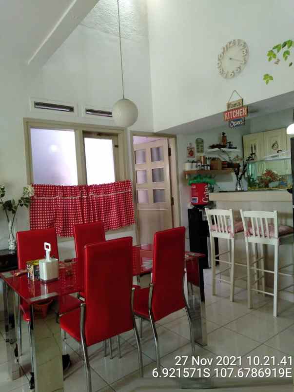 dijual rumah arcamanik