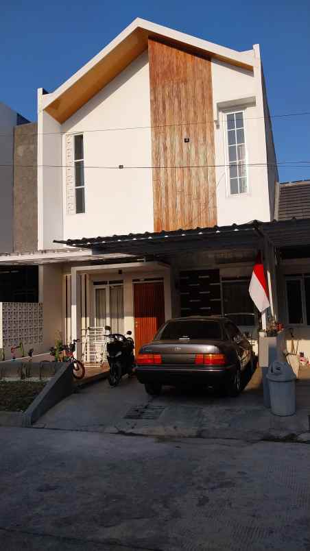 dijual rumah arcamanik