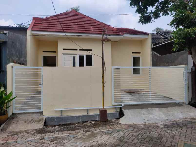 dijual rumah asrikaton pakis malang