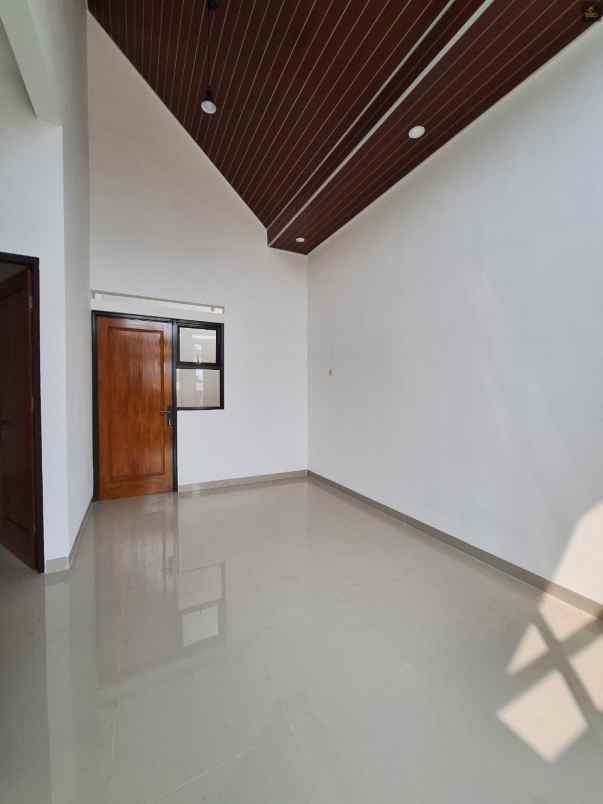 dijual rumah baktijaya