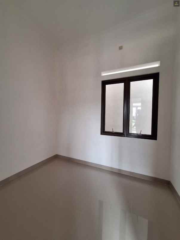 dijual rumah baktijaya