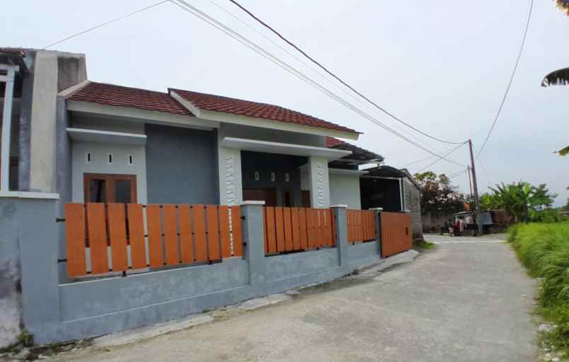 dijual rumah bandara adisucipto berbah