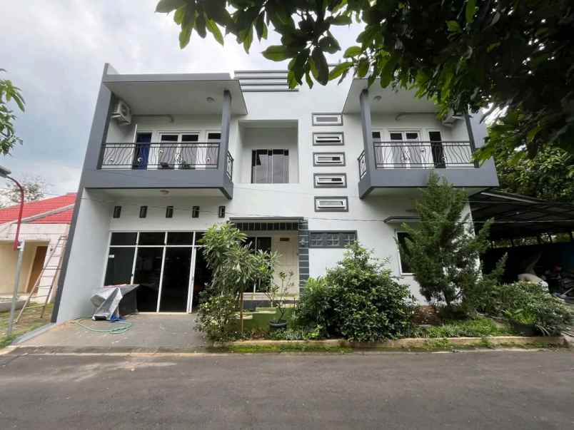 dijual rumah banyumanik