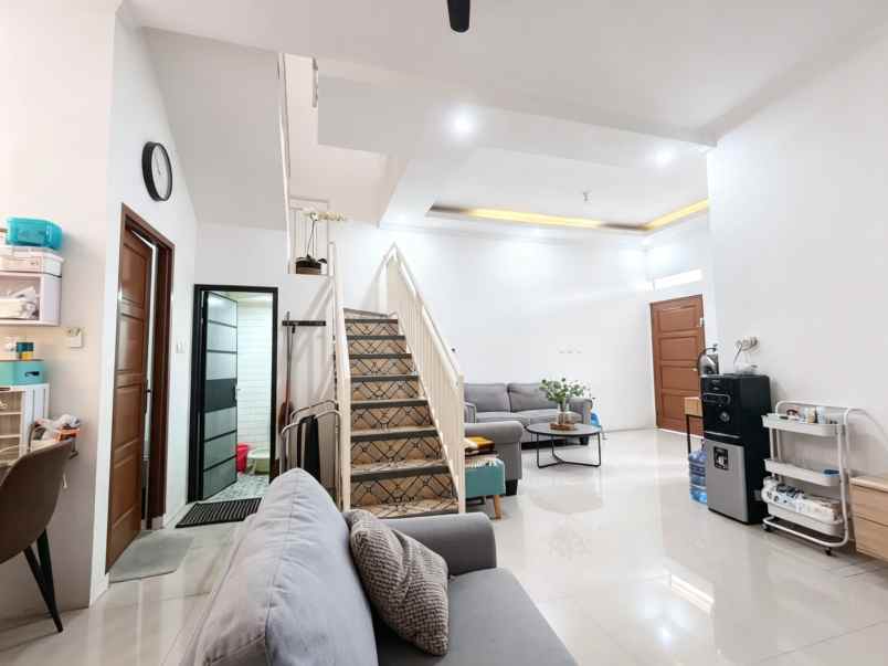 dijual rumah bintara