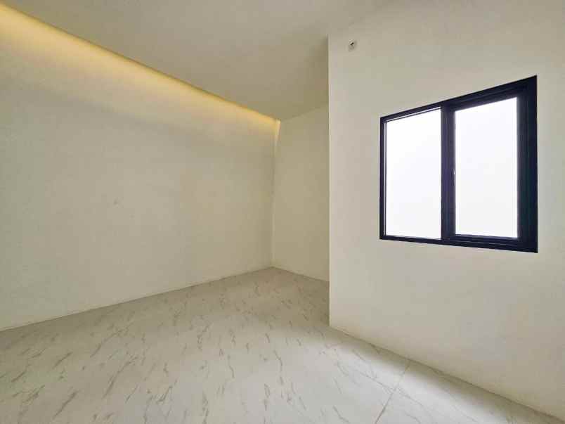 dijual rumah boulevard hijau kota