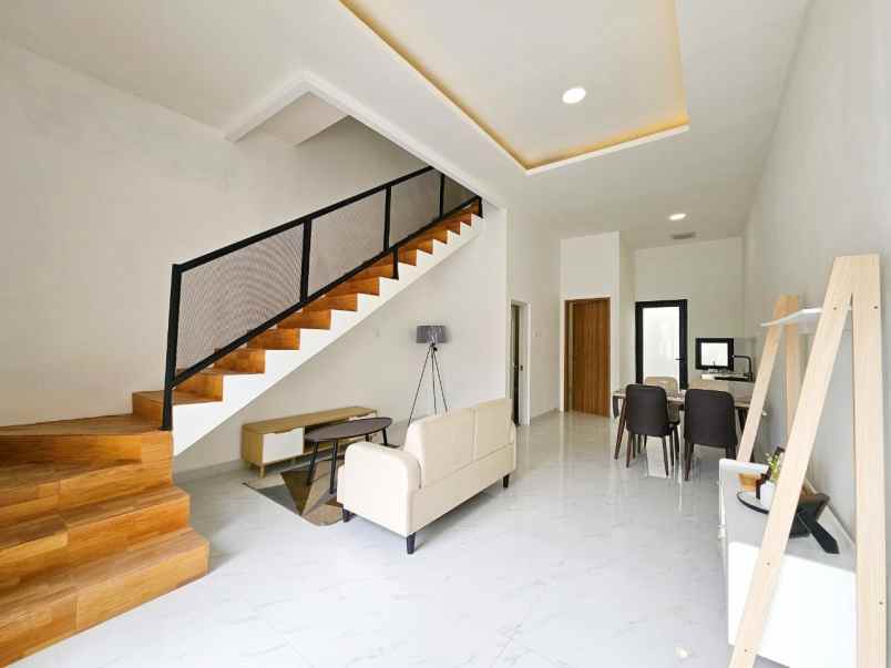 dijual rumah boulevard hijau kota