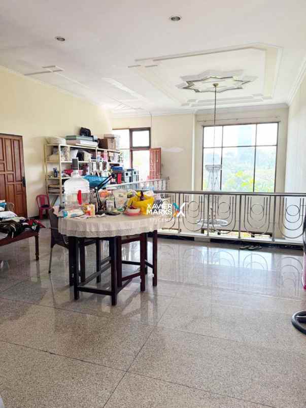 dijual rumah bukit darmo golf