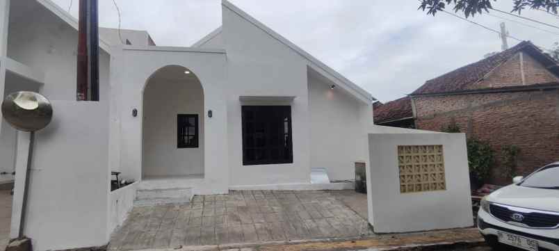 dijual rumah bukit kencana jaya