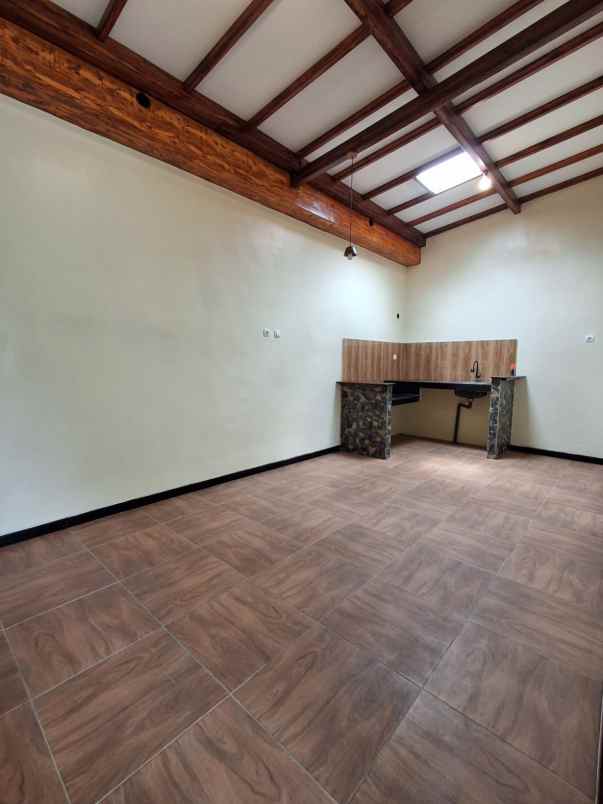 dijual rumah cemorokandang kedungkandang