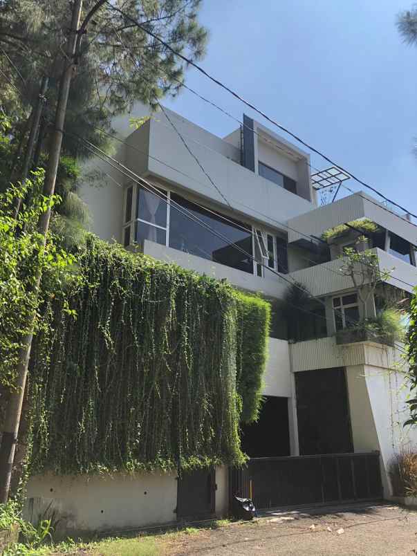 dijual rumah cigadung