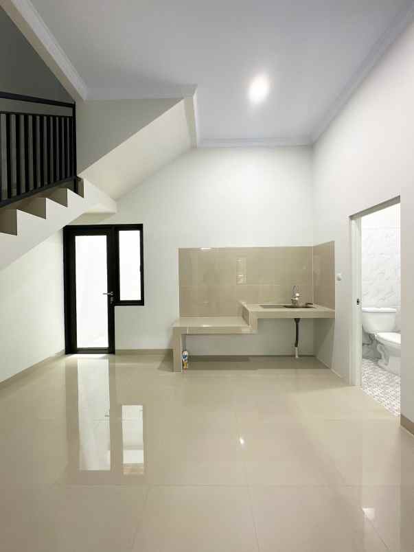 dijual rumah cijantung