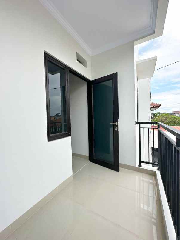 dijual rumah cijantung