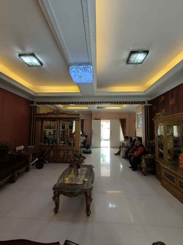 dijual rumah cipinang besar