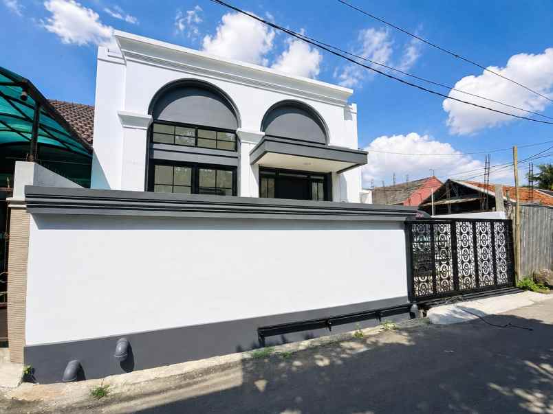 dijual rumah cisaranten kulon arcamanik