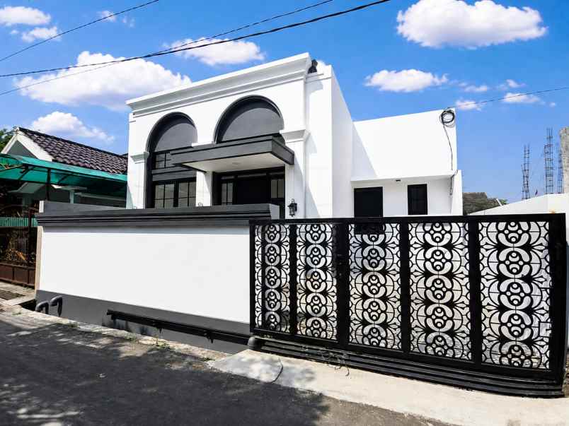 dijual rumah cisaranten kulon arcamanik