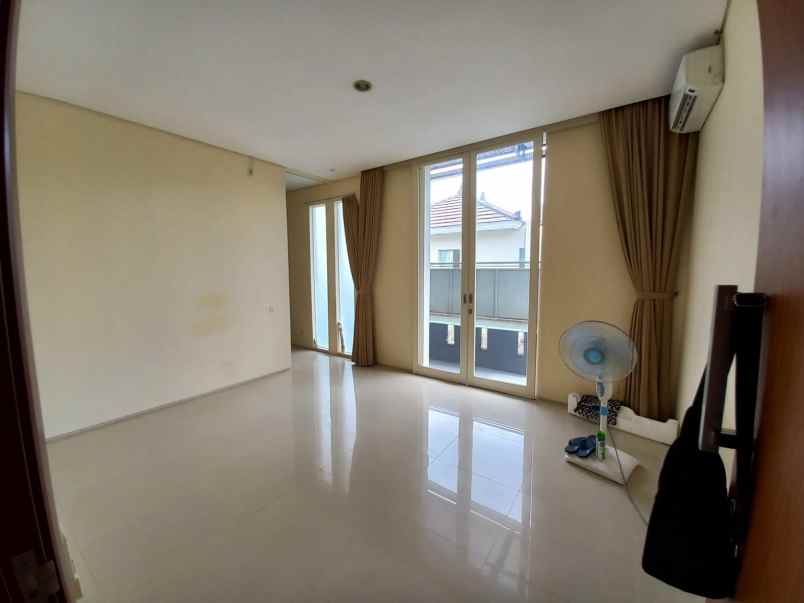 dijual rumah citraland denpasar bali