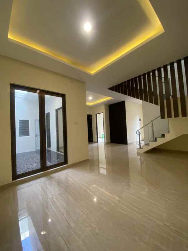 dijual rumah citraland international