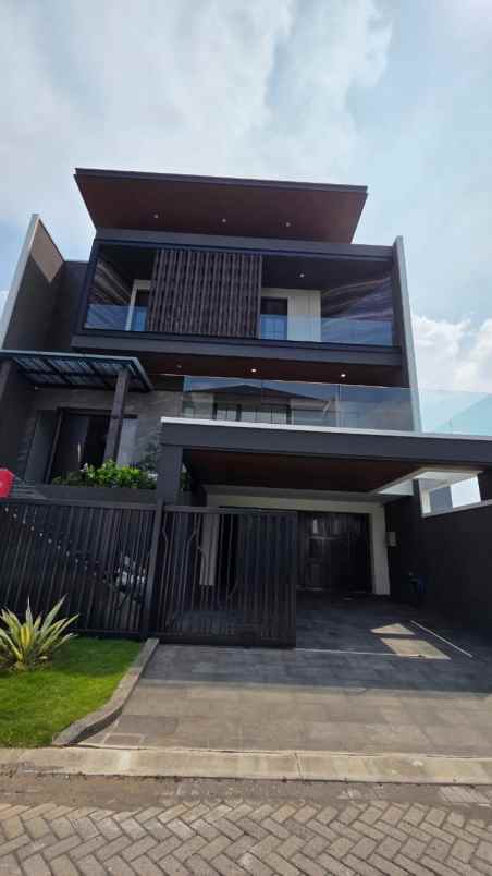 dijual rumah citraland waterfront made