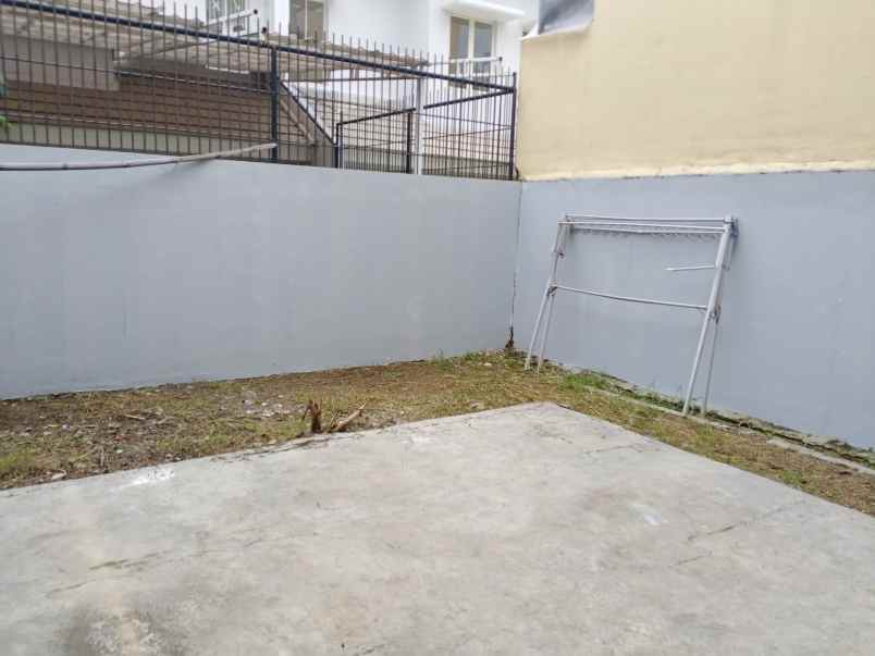 dijual rumah cluster ambrosia lippo