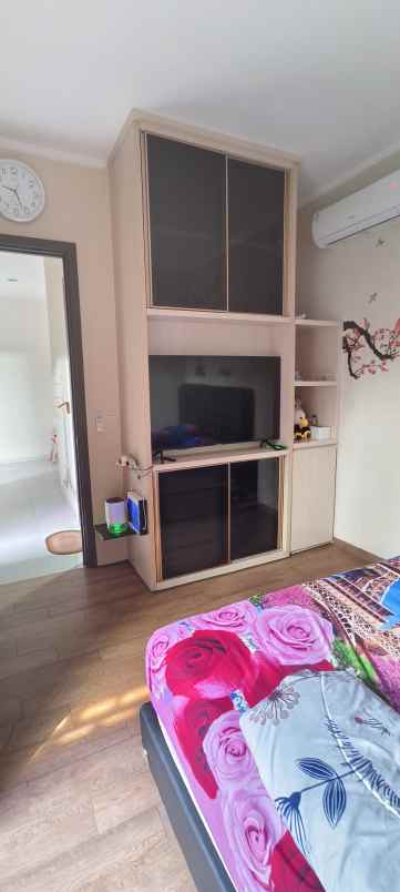 dijual rumah cluster eldora suvarna sutera