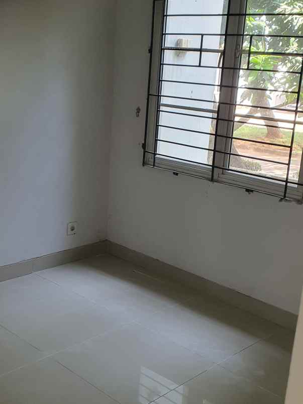 dijual rumah cluster greenwood lippo
