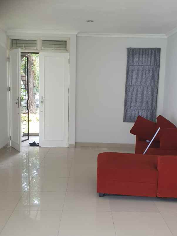 dijual rumah cluster greenwood lippo