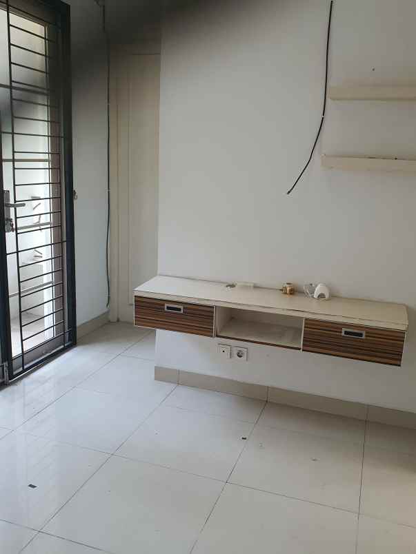 dijual rumah cluster greenwood lippo