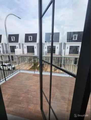 dijual rumah cluster maison de wisteria