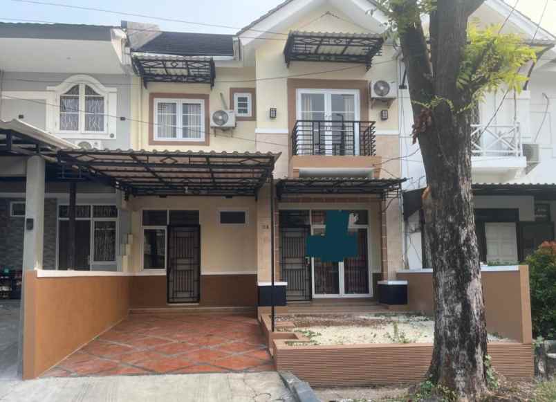 dijual rumah cluster meadow green lippo
