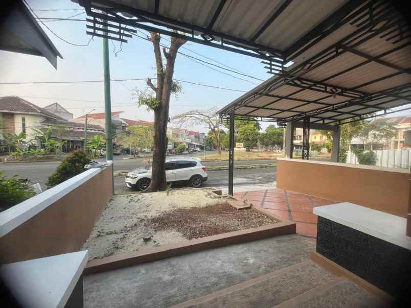 dijual rumah cluster meadow green lippo