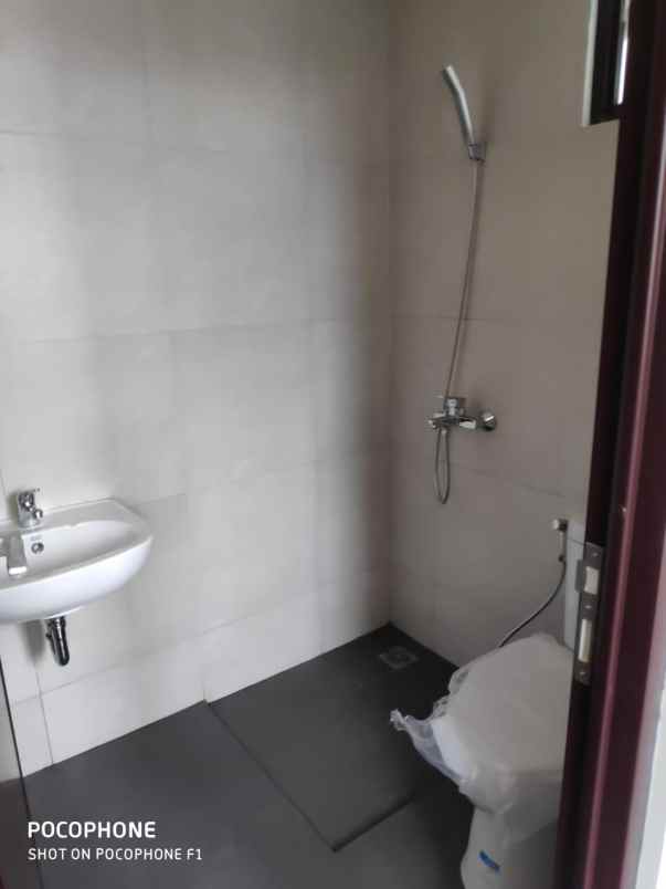 dijual rumah cluster patio lippo