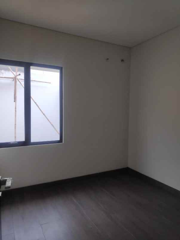 dijual rumah cluster patio lippo