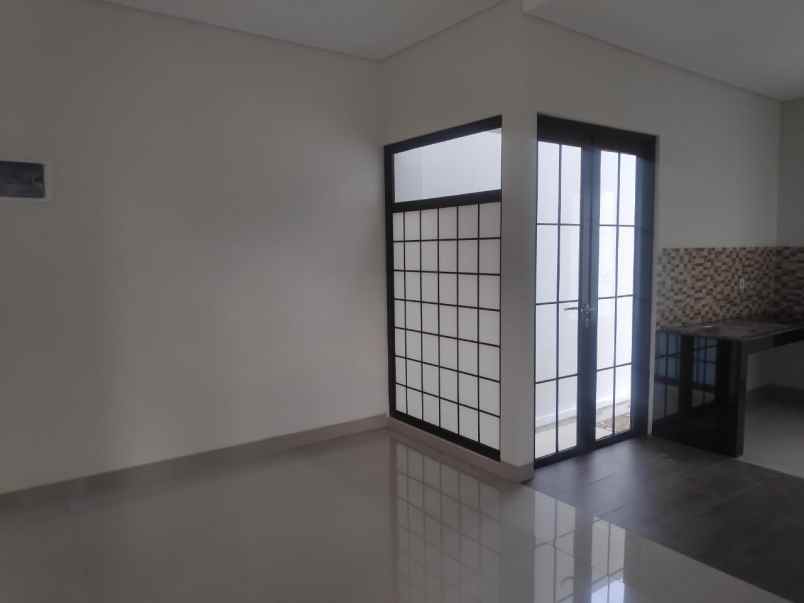 dijual rumah cluster patio lippo