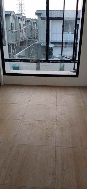 dijual rumah cluster silvercreek
