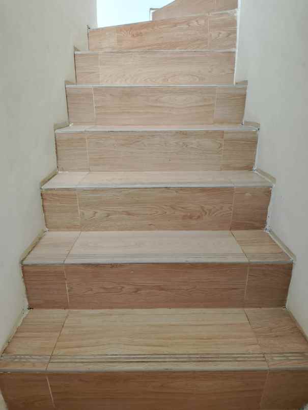 dijual rumah cluster travertine lippo