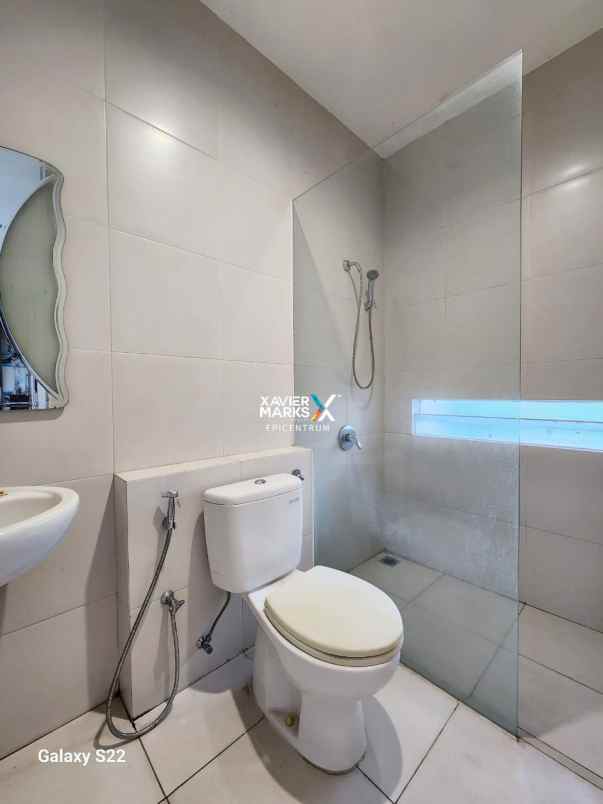 dijual rumah crystal golf