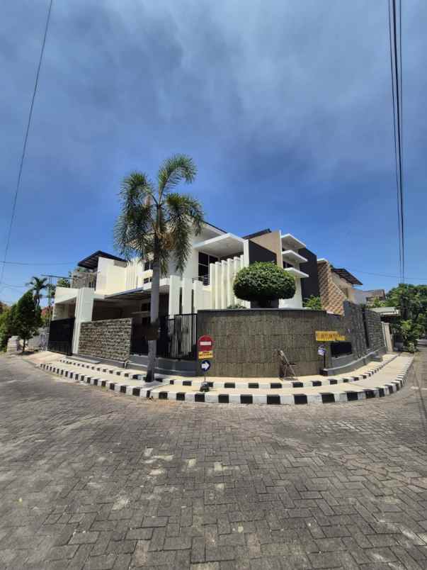 dijual rumah darmo permai selatan
