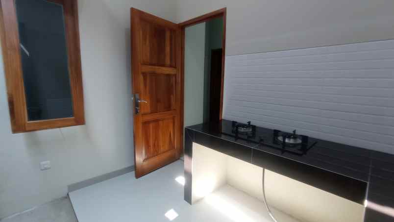 dijual rumah depok pinggir jalan siap huni