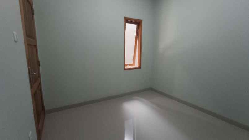 dijual rumah depok pinggir jalan siap huni