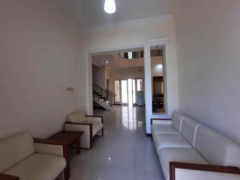 dijual rumah dharmahusada